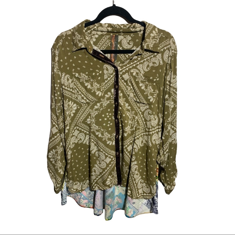 Aratta Silent Journey Mixed Media Floral Paisley Button Down